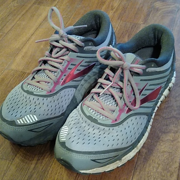 brooks ariel 19